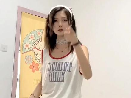 高考结束后这么空虚闲得慌吗??😹我一整天都被“小魔仙”围绕着