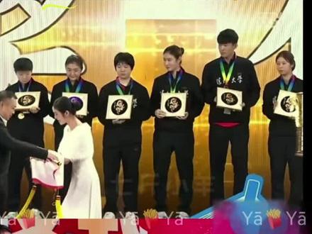 历史总是惊人的相似🤣#孙颖莎王楚钦#2025南京乒超总决赛颁奖仪式#中国乒乓 #现场live #颁奖仪式