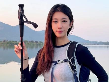 这么方便的登山杖挂载系统,快学一下怎么使用吧#osprey#osprey背包 #户外背包