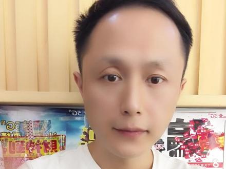 轻松快捷的查询自己的电话号码用了多少年?
移动用户下载安装中国移动APP,登录进去以后,点击我,点击左上角头像。就可以看到网龄多少年了。
联通用户下载安装中国联通APP,登录进去以后,点击我的,点击屏幕左边我的基本信息,点击查看更多就可以看到号码信息处有一个入网时间。
电信用户下载安装电信营业厅APP,登录进去以后,点击我,点击左上方的用户头像,就可以看到有一个网龄。赶紧关注阿飞哥,带你了解更多实用的小功能。#手机号用了十年以上的有吗 #手机号网龄 @抖音小助手