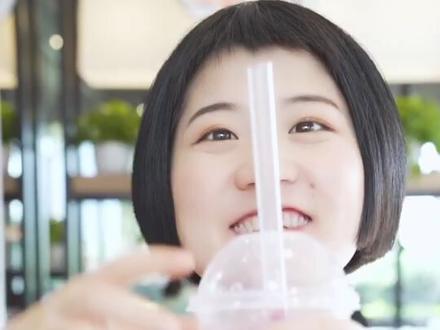 一起吃饭吗?我请客 我吃完的那种!@抖音美食 #肯德基鸡翅尖嚼嚼嚼不停