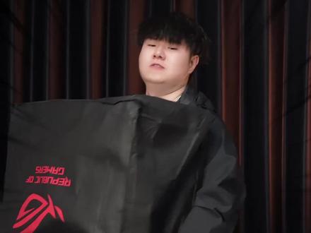 ROG 801幻世神,曲面海景房+副屏,这质感太绝了 #ROG幻世神 #ROG20周年 #新品开箱 #华硕机箱 #海景房机箱