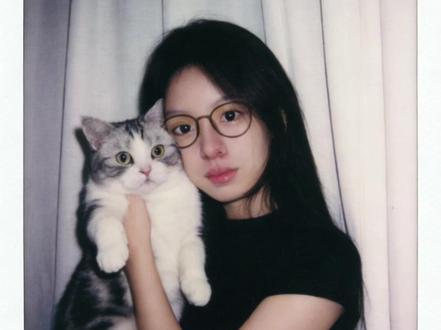 世界不能没有小猫咪 #狸花猫 小猫 #豆包 你还是太权威啦!和猫猫相拥 和自家萌宠合照 和猫猫拥抱ai合照指令教程来啦!#和宠物合照 豆包p图和猫猫合照 #豆包ai #豆包P图已经nextlevel了