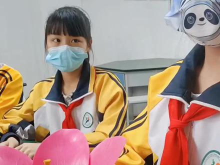 花的结构
桃花模型之完全花
#快乐学习快乐成长 #记录校园生活 #一起学习一起进步 #动手能力培养 #小孩子的快乐总是那么简单 #科学小实验 #记录真实生活 #记录成长的每一个瞬间 #学生时代 #认真的样子真可爱 #记录美好童年 #校园生活 #记录这一刻 #可爱的孩子们棒棒哒 #宝贝真棒👍 #趣味实验 #手工