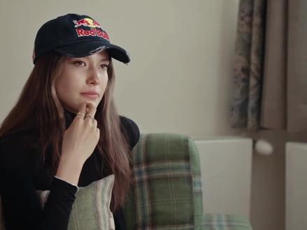 谷爱凌 再出发片段cut
对爱凌来说最大的伤就是脑震荡…
她害怕的不是输,她怕自己失去去拼搏的本能。
#谷爱凌