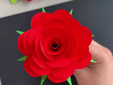 玫瑰花 母亲节给妈妈做一朵漂亮的花#母亲节手工#手工diy#亲子手工#幼儿园手工