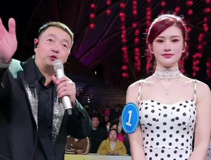 全靠勇气撑下整首🥳🥳有很多不足,还是很紧张!但是感谢所有投票的哥哥姐姐些,我也会认真对待每一场上台的机会,不是专业歌手,全靠哥哥姐姐们的多多包容,感谢大家给我鼓励,@钟哥过场多 钟哥大舞台每天晚上七点半精彩不断,等你来参赛!