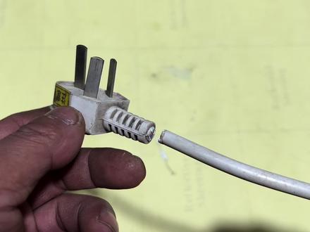 三插头线从根部断开了,接不上咋办?教你这样修复,比买的还耐用