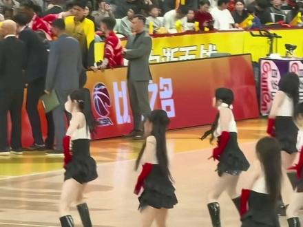 #斗舞
场上主队:浙江广厦拉拉队
看台客队:浙江稠州银行蕞红啦啦队