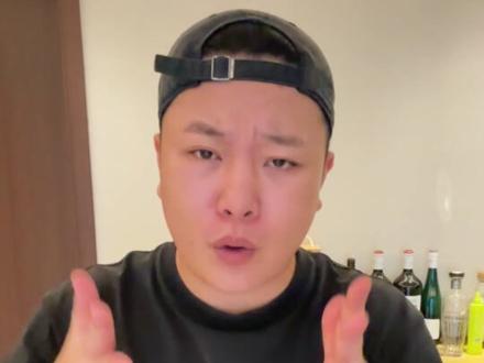 洁白的马桶上开出一朵绚烂的花。#西梅汁 #减肥 #吐槽 #避雷