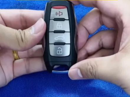 #h6钥匙换电池 #哈弗h6国潮版钥匙换电池 #欧拉白猫钥匙换电池 #欧拉黑猫钥匙换电池 #哈弗h6遥控器电池拆装教程 哈弗钥匙换电池教程及电池型号。