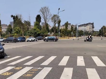 重庆壁山枫香湖儿童公园,总投资1.7亿,占地面积800多亩,安逸