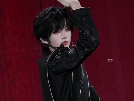 瑞丝对于本次张桂源写给同事的信这件事的看法
不喜欢的可以划走 别在我评论区找存在感🤗
#张函瑞 #张函瑞四代唯一主唱 #突围 #张桂源写信