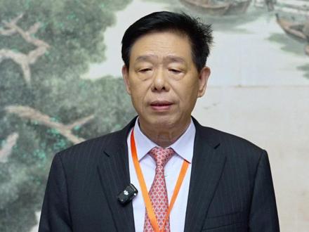 “揭阳潮侨坊”开工仪式嘉宾访谈实录|新加坡潮州八邑会馆永远名誉会长蓝楚汉:潮侨坊的建设承载着潮汕侨胞深厚的历史文化底蕴和海外侨胞的桑梓情怀,相信未来将打造成具有潮侨情、烟火味、人情味、现代感的地标性建筑群。将积极动员更多海外侨胞关心支持参与家乡建设。