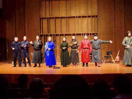 #安达组合 #乐队的夏天3 #音乐现场 安达组合全国巡演谢幕返场《万马奔腾》,听听这雷鸣般的掌声就知道安达有多棒。#赛汗尼亚