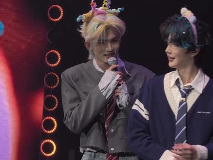 互相捏脸名场面-云旗郝熠然演唱会现场#云熠小世界 #云旗郝熠然 #澳门演唱会 #演唱会 #cp