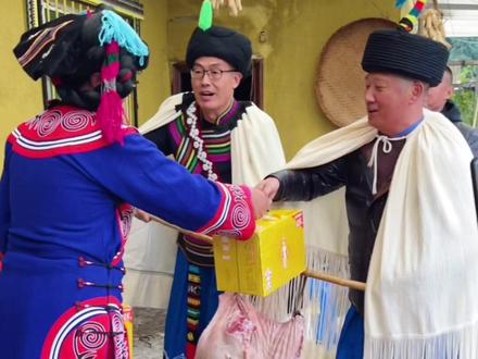 几年未见•亲家母老了、、、祝所有彝族同胞•库史木撒•孜莫格尼!#拜个抖音年