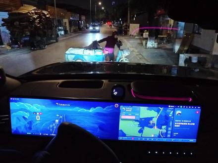 智己LS9 | 下班智驾分享,紧急刹停避让三轮车!
每天下班的小路光线都不好,智驾也可以胜任完美避让。在光线良好的匝道口或主干道还需要接管,实属不该,还需要提升能力!
#智己LS9 #主动刹车 #夜间智驾