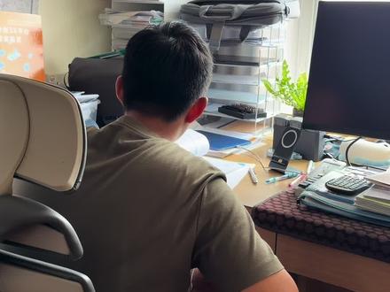 香港理財誤區:沒開中銀投資賬戶,就不能炒港美股?大錯特錯! 銀行儲蓄賬戶 = 你的「金庫(資金中轉站)」
銀行投資賬戶/外部券商 = 你的「戰場(投資工具)」
只要你的「金庫」有錢,你既可以選擇在銀行內部的「戰場」直接開火,也可以把資金轉到外面的「戰場」去打仗。這兩者是並行、不衝突的。#炒股 #港美股 #中银 #投资理财 #香港开户
