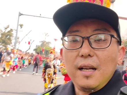 今天初二下午两点开始 慈海英歌舞队 巡游 晚上6:30橘橙灯会英歌舞表演 橘香里晚会节目表演 初三下午两点丹棱圆形天桥出发 英歌舞队巡游 晚上橘香里晚会