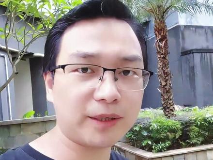 如何只用1张图,让AI制作高品质详情页? 不拍摄,不修图,只用一张产品图,如何用ai制作高品质详情页?今天,1分钟教会你。来吧,上实操。
详情设计,五花八门,但都逃不出这5个部分:
1、首屏设计
这是核心画面,奠定基调,抓人眼球。
2、核心卖点
用简短话语,戳中用户。
3、产品优势
告诉用户为何不买别人只买你。
4、细节展示
让用户直观感受产品品质。
5、参数清单
让用户放心,无需多问。
明确详情结构后,我们先让deepseek规划详情内容,撰写文案并给出设计建议。
接着,再让deepseek基于文案和建议,撰写出能让ai绘图提示词,然后再生成图片。
如果图片中有小字错误,可以到画布进行编辑,先用“消除笔”抹掉错误,再用文字工具输入,调整颜色和大小,就可以导出了。
如果你还不会写详情提示词,我整理了一份万能提示词文档,想要的,下方讨论区告诉我。#ai海报#ai电商 #ai电商摄影 #AI电商详情页 #电商详情页设计