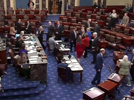 美参议院通过限制决议,特朗普不为所动:没有法律能约束我 #硬核深度计划 #零基础看懂全球 #青年创作者成长计划 #优质创作者伙伴计划 #全球创作者计划