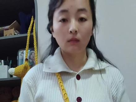 长颈鹿包包钩织,长颈鹿包包可调节包带教程来啦,前面视频出过一次了,怕你们找不到,就再出一个吧,长颈鹿钩织包包,想要学钩的姐妹前面有视频教程,橱窗有长颈鹿包包材料包,欢迎一起学习交流😊#长颈鹿包包 #毛线钩织 #钩针编制 #冰条线钩织包 #钩织包包