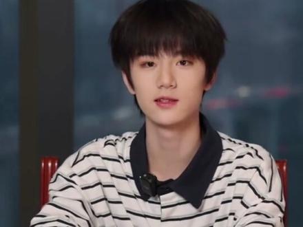 #李煜东原来心疼你也有时差
东东,阴雨天你的腿还会疼吗…#李煜东#养成系#早期#来时路