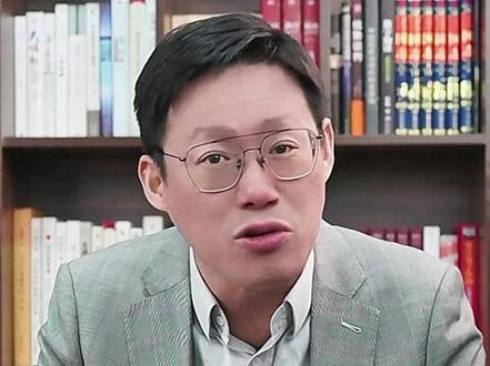 日本降息如期而至!这次谁买单?是否又是一次金融风暴? #日本加息 #大国博弈 #财经 #掘金计划2025 #燃起来了大国重器