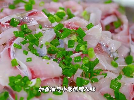 草鱼肉竟然是脆的,外地人听都有没听过的美食! #满级吃商通关赛 #脆肉鲩 #草鱼 #中国味道香 #广东美食