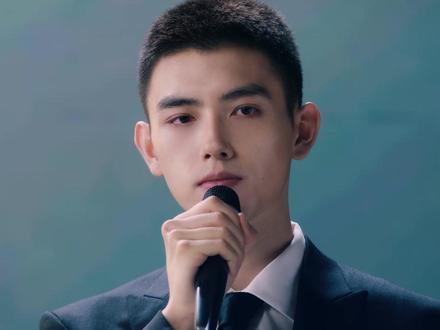 李峋无敌武将获奖,当众挑衅高见鸿,属于我的这一切都该还回来了。#点燃我温暖你 #点燃我温暖你复仇副本好爽
