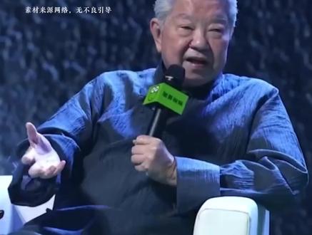爱情是对强者的崇拜,
而不是对弱者的感动。