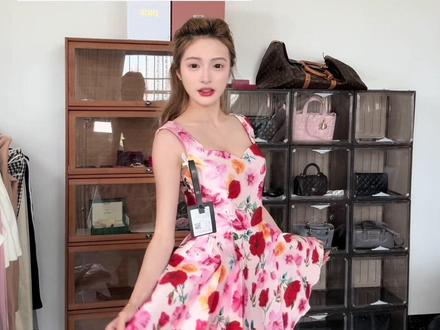 路人测评万万家 第一期 真的是古早风的神 版型一绝#Wanw万万 #测评女装 #女装穿搭