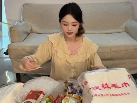 看得出来奶奶很怕我被饿死了 #英国留学生#开箱#零食#囤粮 #青年创作者成长计划