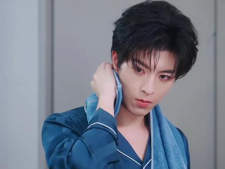 花先生认床哎#邱鼎杰 #盛少游 #黄星 #花咏 #星有千千杰