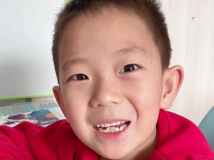 同学们,寒假作业你们留手抄报了吗?别忘记完成呀!#育儿#亲子#开学#手抄报