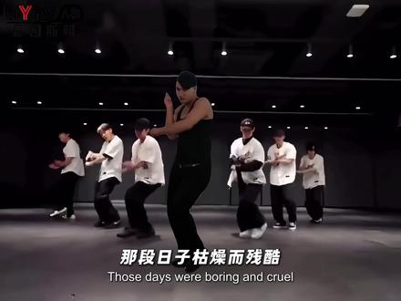 曾经的王king人物解说 他的一生像一段被剪辑过的影像,前半段光芒万丈,后半段却沉入尘埃。曾经的他是EXO门面担当,实力与颜值并存。如今的他接受了王的洗礼,身体略微发福。但依旧霸气外露,而他的传说也一直源远流长。#曾经的王 #king #爱因斯明 #抽象