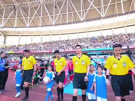楚超联赛第三轮武汉VS咸宁 楚超联赛第三轮武汉主场3:0力克咸宁队,成功登顶积分榜。#楚超 #光谷足球 #抖in主场