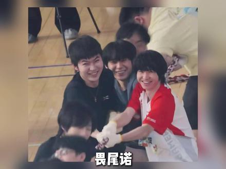 这个拔河怎么这么有意思~我肚子真不中了! #kpl运动会 #无畏 #九尾 #一诺#拔河