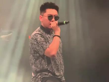 我好崩溃 每一个都能唱出来 每一个都飞得起来 #中国人能飞 #揽佬 #rapper #歌词渲染大赛 #好词不挑曲