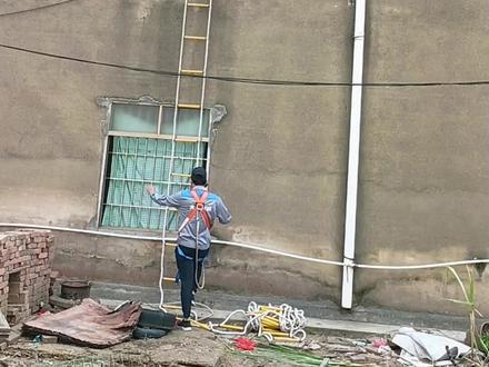 一个人是怎样高空拆空调的,你见过吗! #空调拆装