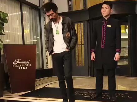 上海有个规矩🤓只要你进了和平饭店😋不管惹了多大的事😰黑白两道的人都不敢动☠️#和平饭店 #杜宾犬 #做事要讲良心 #和平饭店老板