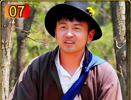 梁飞刺杀汉奸后,如何逃出生天?怎料政委为了掩护梁飞撤离,壮烈牺牲。#抗战剧 #经典电视剧 #飞哥大英雄 #好剧推荐