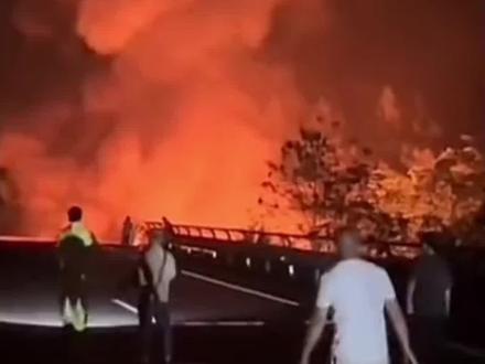 痛心!广东梅大高速塌方事故已致19人死亡!#坍塌事故 #广东
