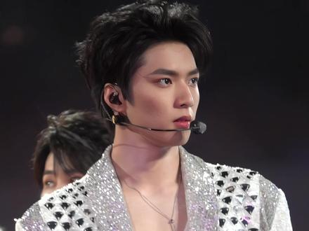 我就帅 喷我#刘耀文 #舞台 #直拍 #刘耀文神图