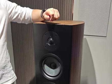 惠威新款落地HiFi发烧音响,感觉很有气质,雅致奢华,挺好的,适合客厅!#音响 #hifi发烧音响 #落地音响 #hifi发烧友 #成都音响店