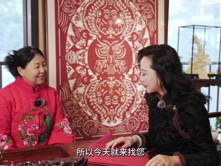 剪纸 | 至年味 “指尖生花,剪一袭中式浪漫。非遗剪纸遇上古典云肩,让新春更有年味,愿新岁平安顺遂,万事皆如意。”
『探寻时光里的非遗美学』
Exploring the Aesthetics of Intangible Cultural Heritage Through Time.
#非遗 #剪纸 #田星 #传统文化 #骊雅行