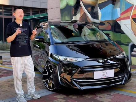 #好车推荐官 #丰田 #estima #子弹头
#普瑞维亚 国内稀有物种出街神器,MPV商务车才是玩车最终的归宿,兼顾家用商用的高性价比全能型奶爸车(外观篇)未完待续!