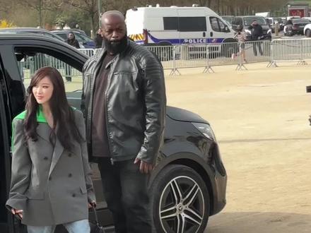 好奇外媒咋能把他们拍那么丑…剪辑顺序:吉赛尔宋江平采娜陈都灵蒋奇明王一博#罗意威 #巴黎时装周 #loewe #拍摄现场直击