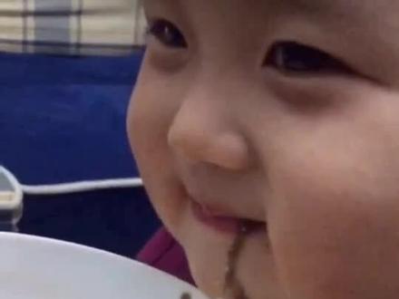 应大家要求,重新发一遍这个,摄于18年3月,蜜糖一岁八个月。